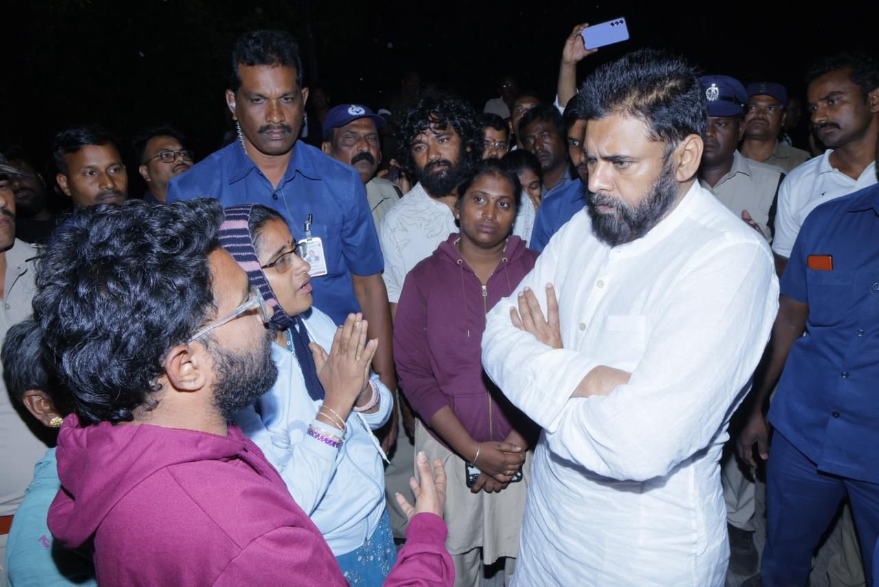 కేజీహెచ్ సిబ్బంది నిర్లక్ష్యంతో నా బిడ్డను కోల్పోయాను