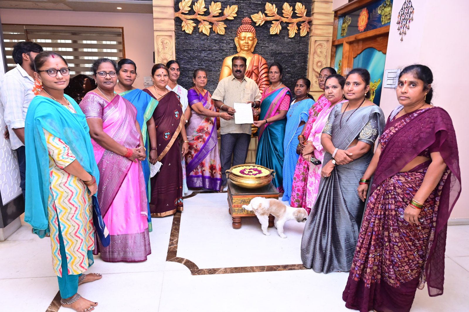 అంగన్వాడి టీచర్లు ఆయాల సమస్యలు త్వరితగతిని పరిష్కరిస్తా ఎమ్మెల్యే బత్తుల