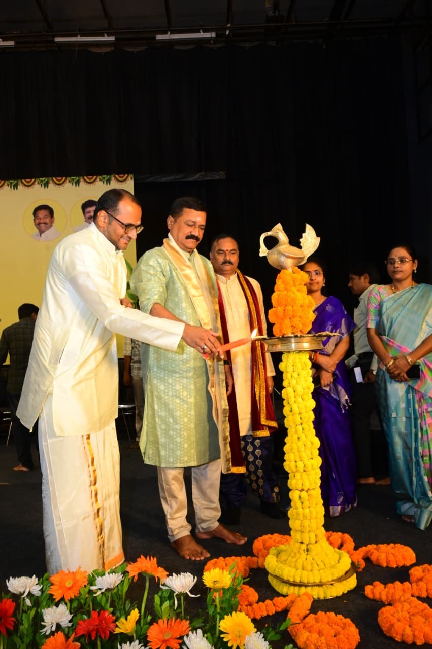చందనోత్సవంలో సామాన్య భక్తులకు అగ్ర తాంబూలం: గంటా