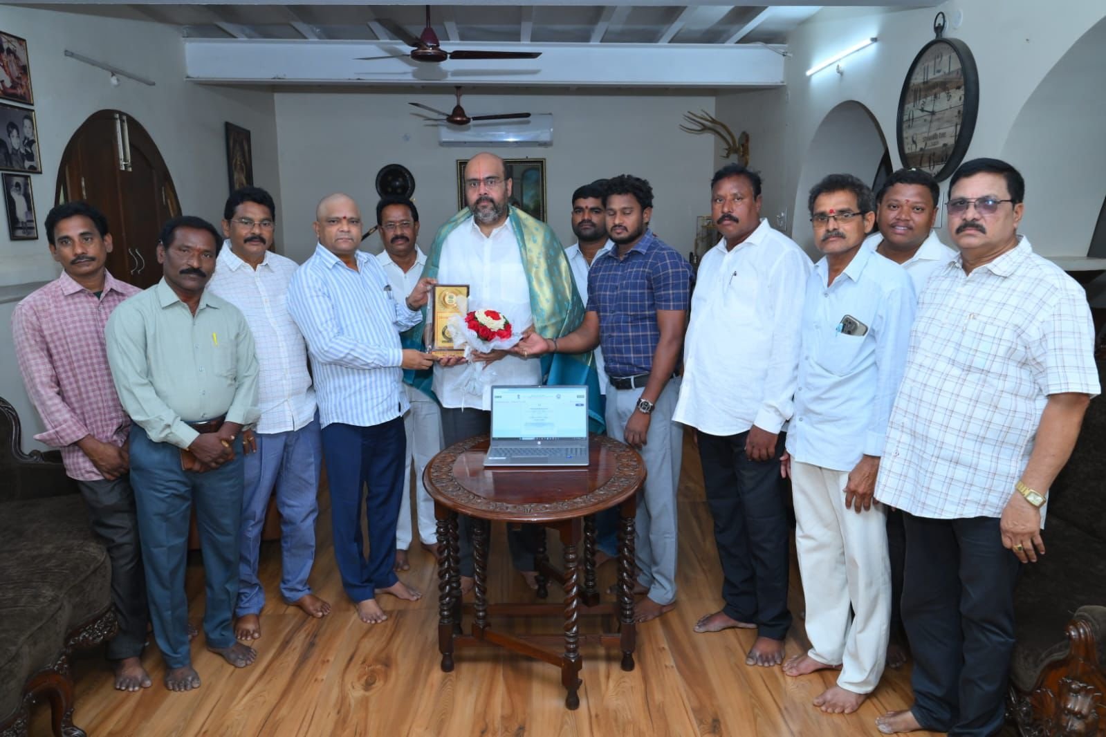 స్వీయ జనగణన నమోదు ప్రక్రియను ప్రారంభించిన ఎమ్మెల్యే  బేబీనాయన  