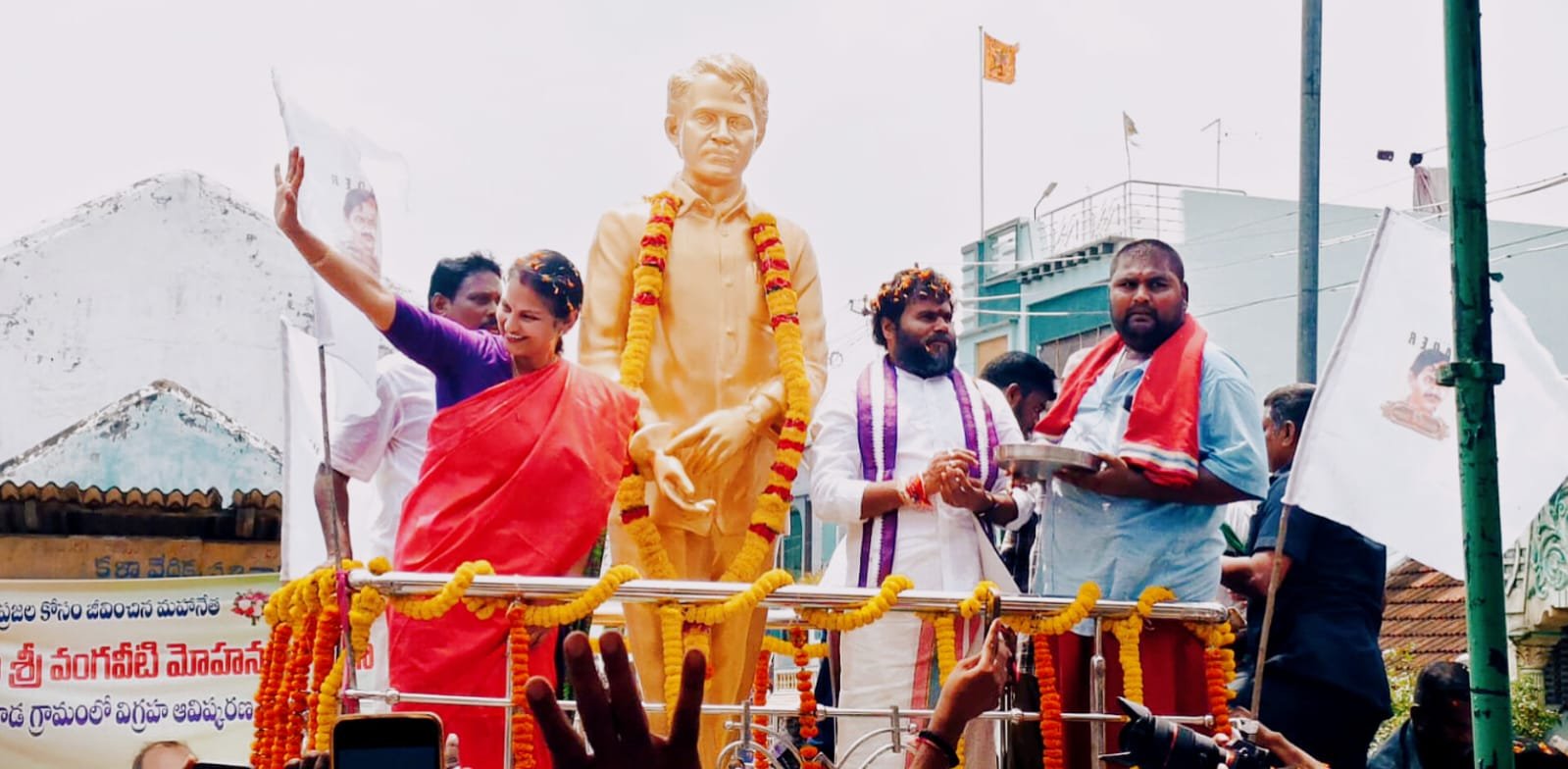 బలహీనవర్గాల పక్షపాతి వంగవీటి మోహనరంగారావు