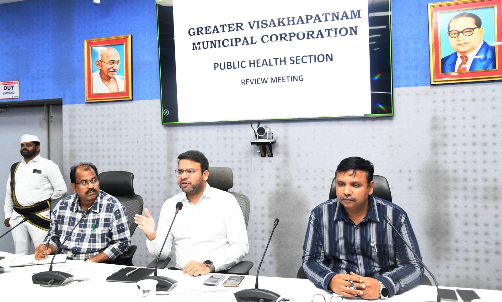 పారిశుద్ధ్య నిర్వహణ పనులు మరింత మెరుగుపరచండి