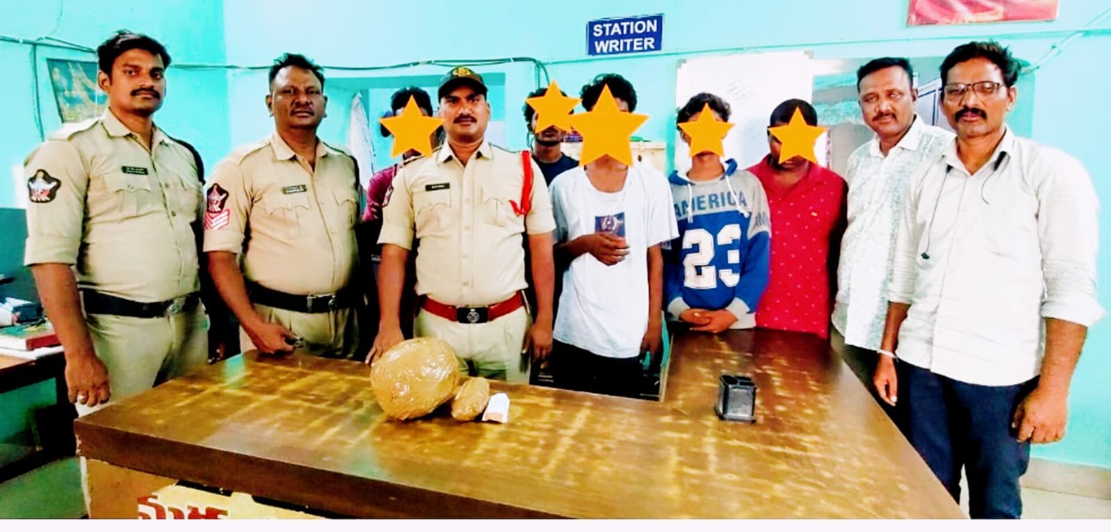 ​నెల్లిమర్ల పోలీసుల ఉక్కుపాదం